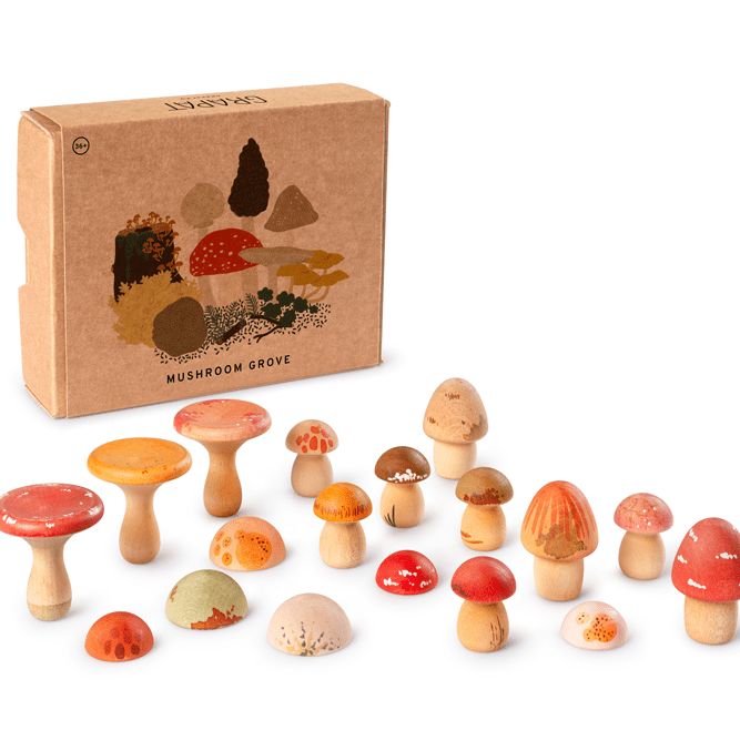 Mushroom Grove von Grapat: handbemalte Holzpilze für freies Spiel