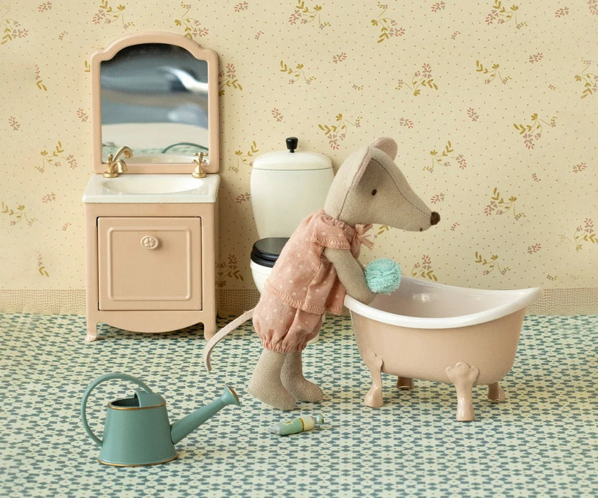Maileg Große Schwester Maus in der Streichholzschachtel – rosa gepunkteter Pyjama, mit Magnethänden - Pilzessin.at - zauberhafte Kinderdinge