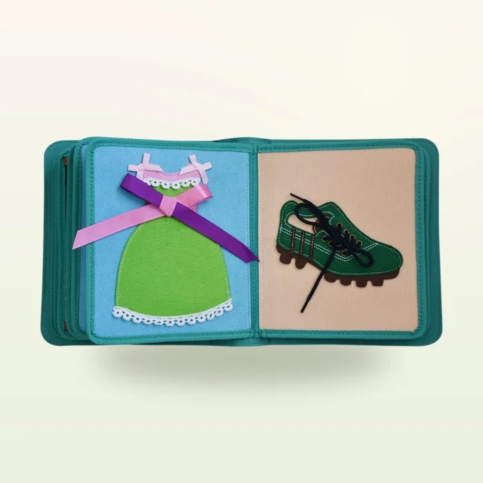 Quiet Book mit Rucksack - Kleiderschrank, lila (1-3 Jahre) - Pilzessin.at - zauberhafte Kinderdinge