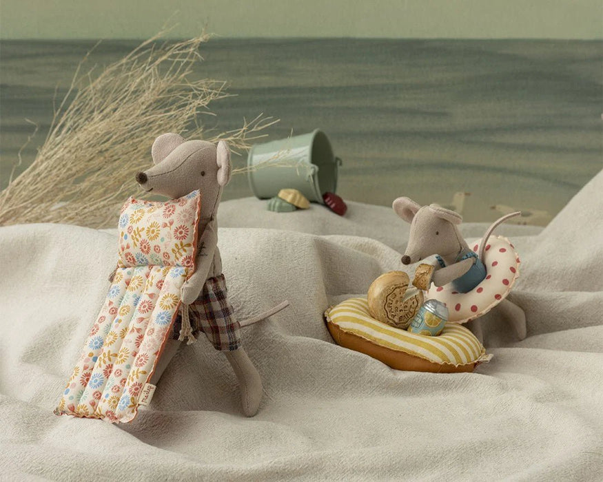 Strandmaus mit Luftmatratze, Papa - Blume - Pilzessin.at - zauberhafte Kinderdinge