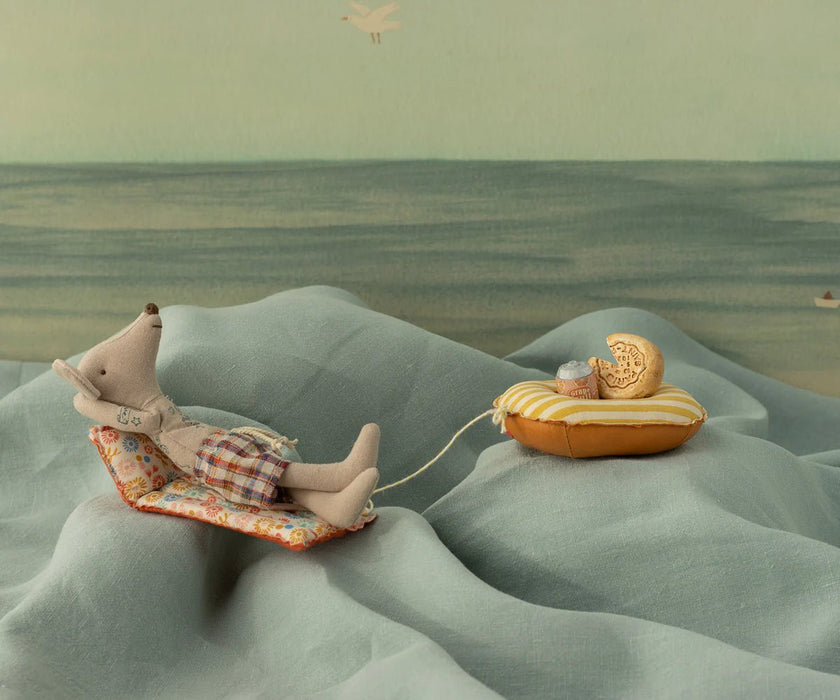 Strandmaus mit Luftmatratze, Papa - Blume - Pilzessin.at - zauberhafte Kinderdinge