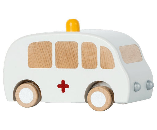 ⋙ Krankenwagen aus Holz von Maileg ♡ - Pilzessin.at