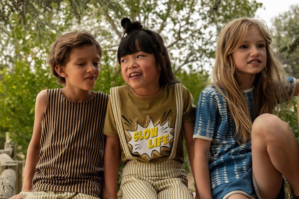 T-Shirt in khaki "Slow Live" von SayPlease - Pilzessin.at - zauberhafte Kinderdinge